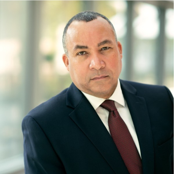 Leandro Mena Headshot