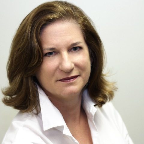 Lynn Barclay Headshot